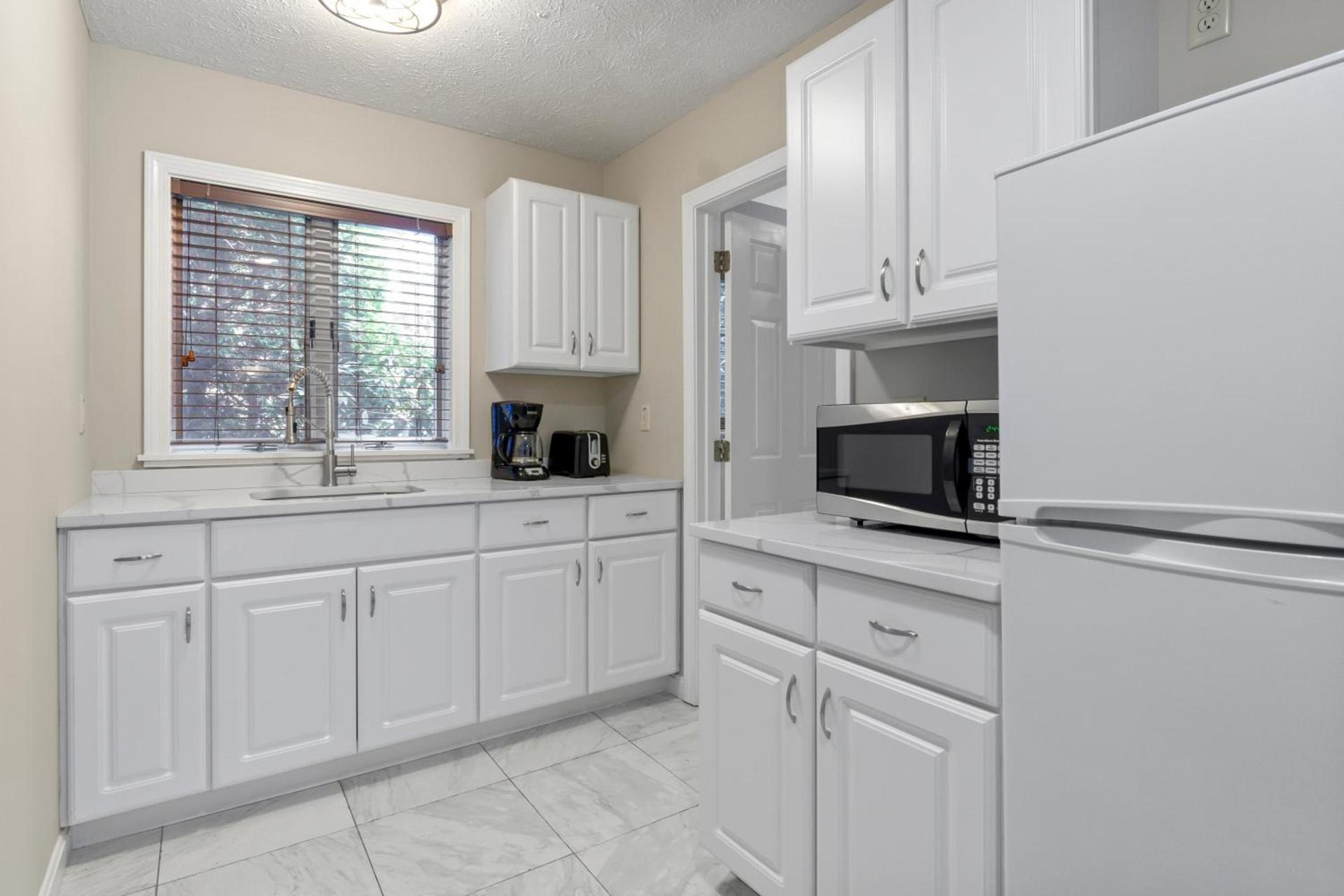 Sea Rose Suites photo 22