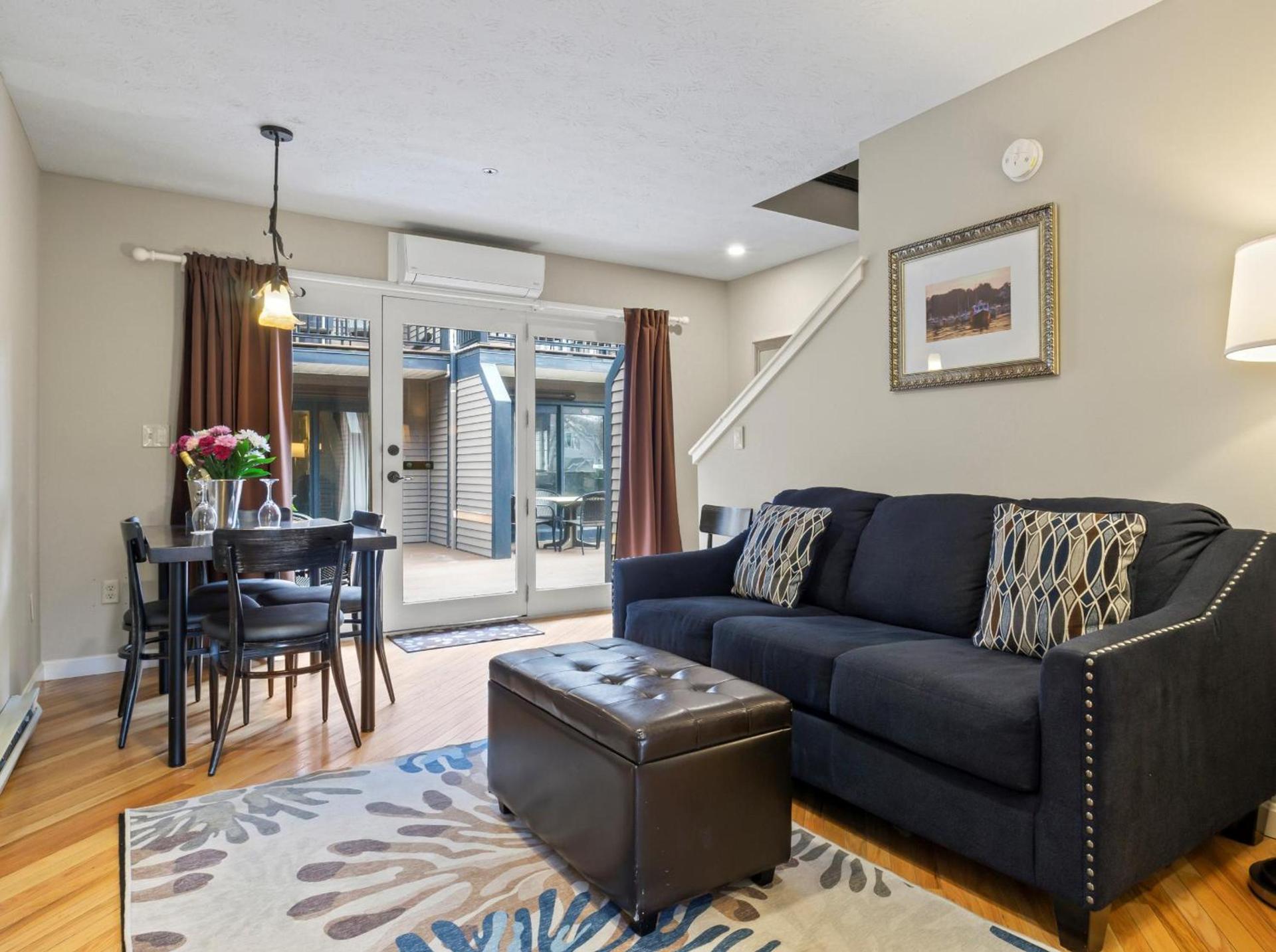 Sea Rose Suites photo 27