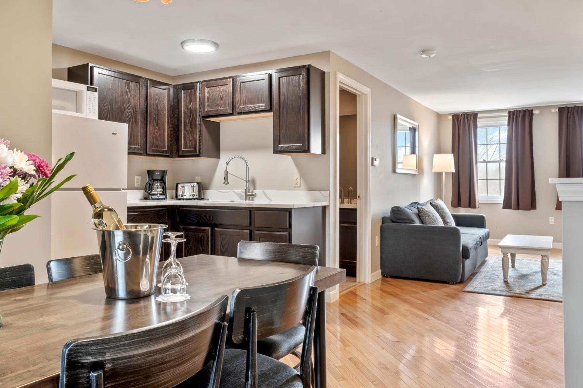 Sea Rose Suites photo 31