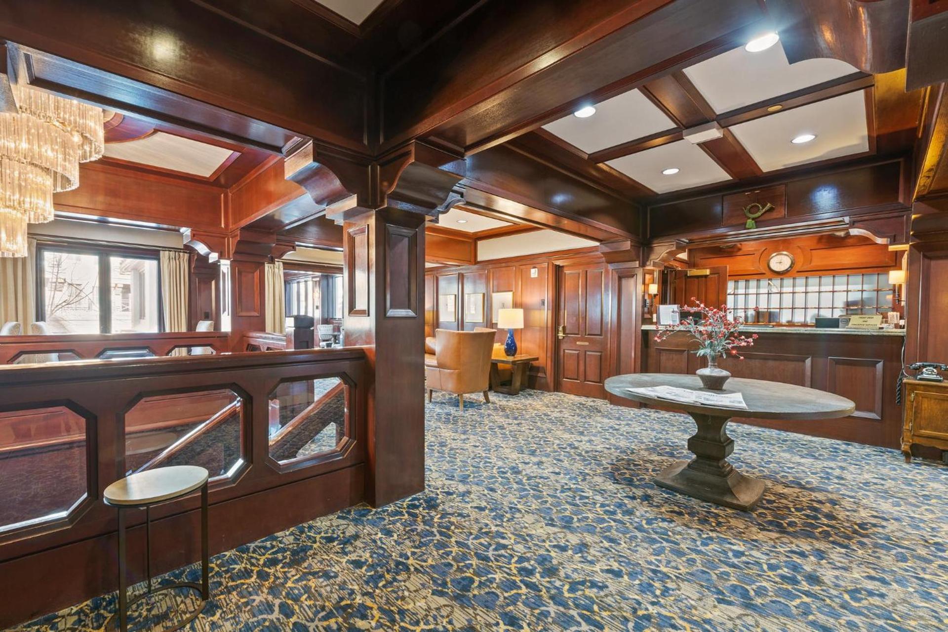 Poste Montane Lodge by East West photo 12
