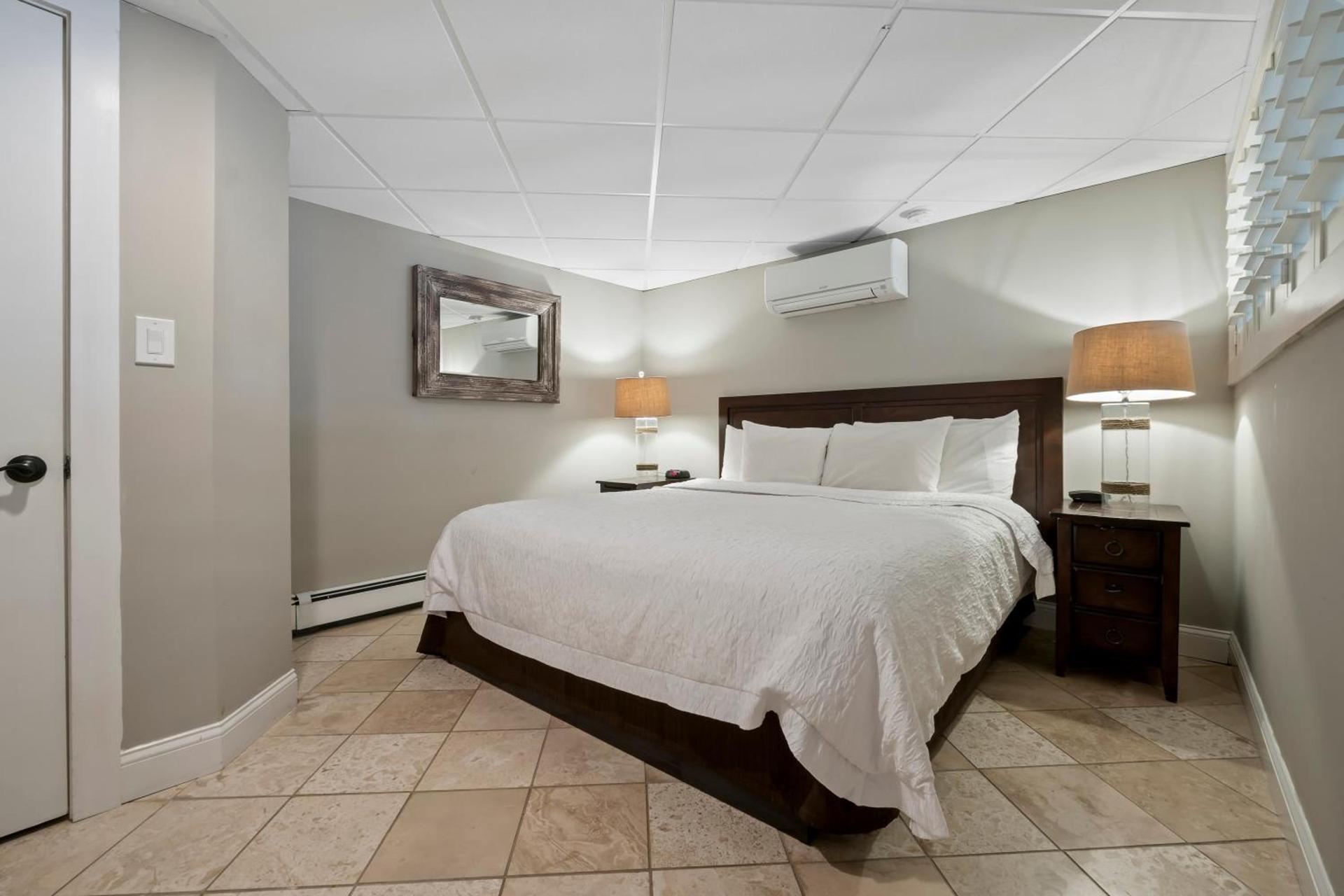 Sea Rose Suites photo 38