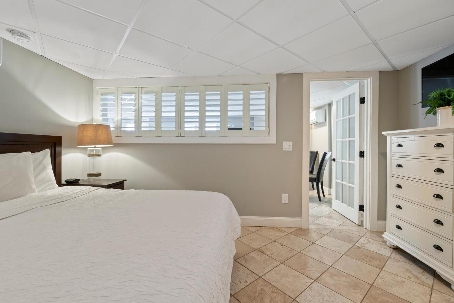 Sea Rose Suites photo 39