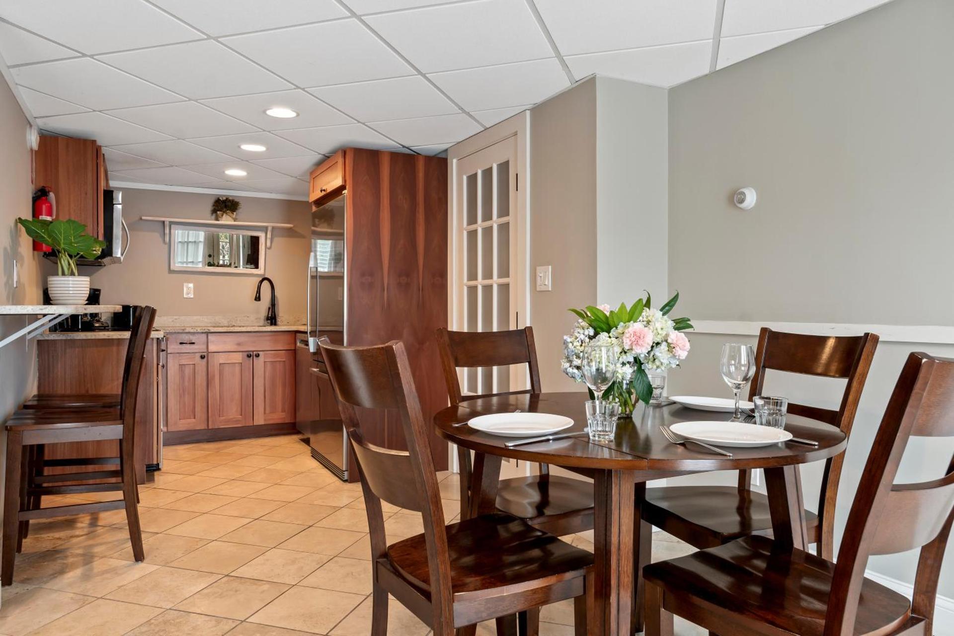 Sea Rose Suites photo 37