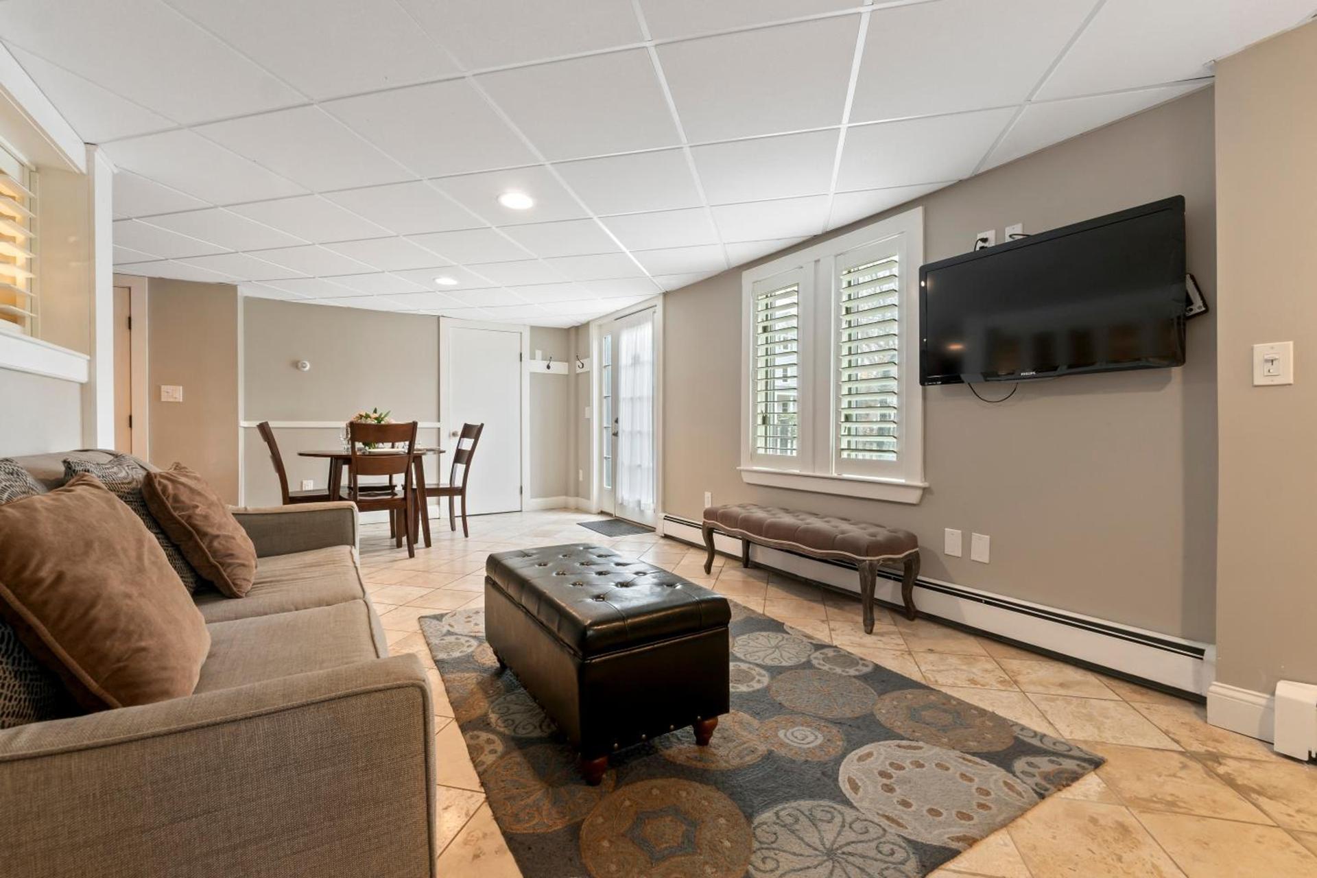 Sea Rose Suites photo 36