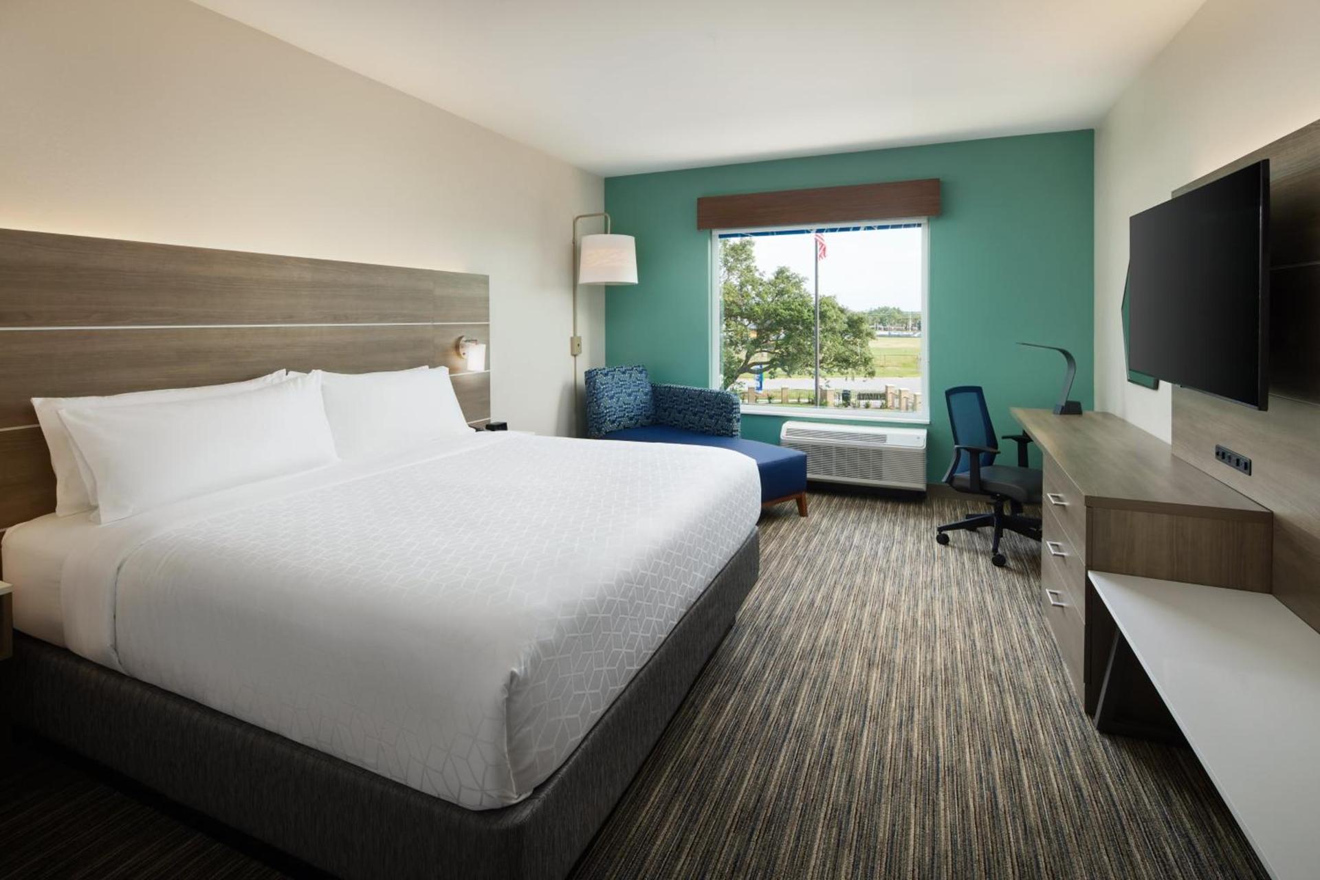 Holiday Inn Express & Suites Gulf Breeze - Pensacola Area by IHG photo 31