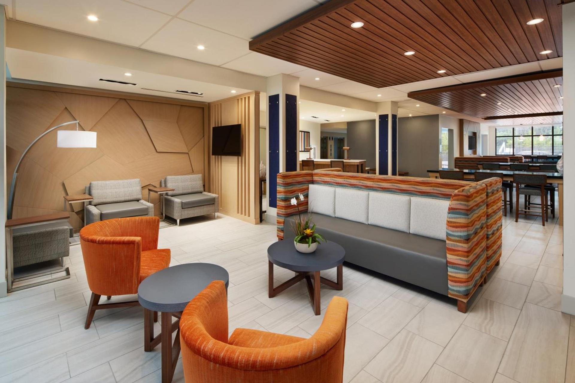 Holiday Inn Express & Suites Gulf Breeze - Pensacola Area by IHG photo 33