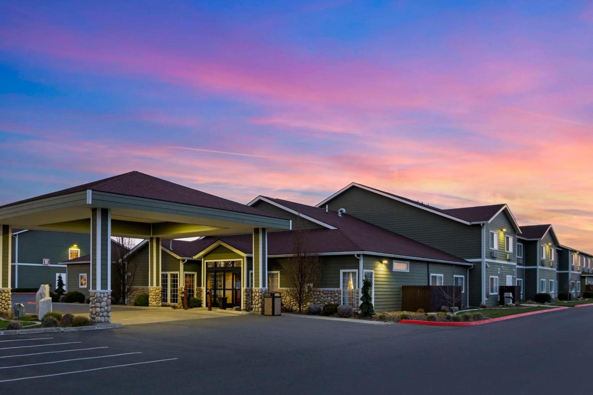Best Western Plus The Inn at Horse Heaven photo 1