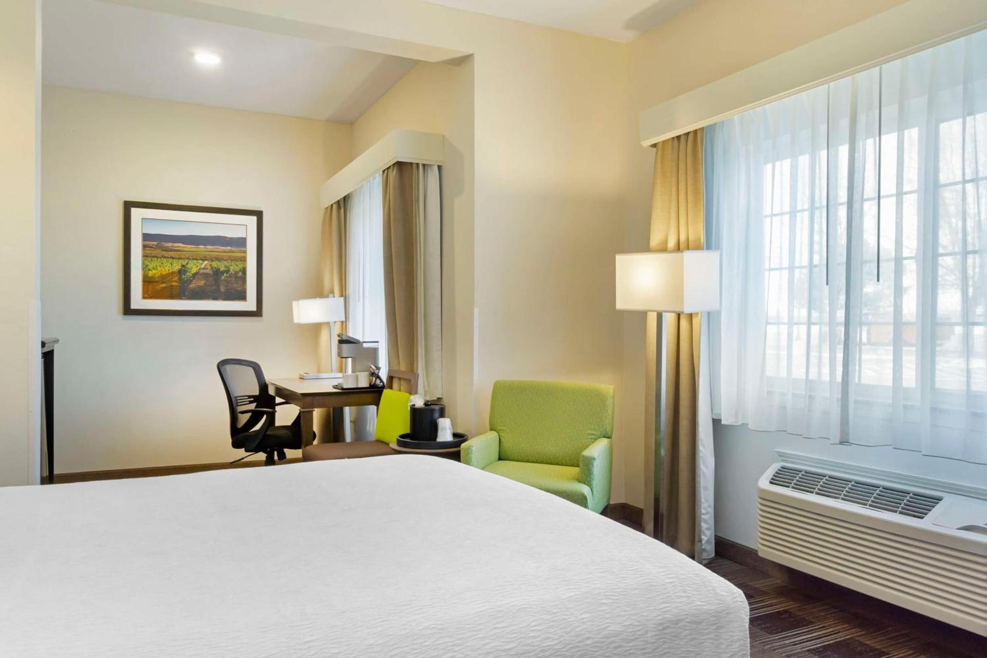 Best Western Plus The Inn at Horse Heaven photo 21