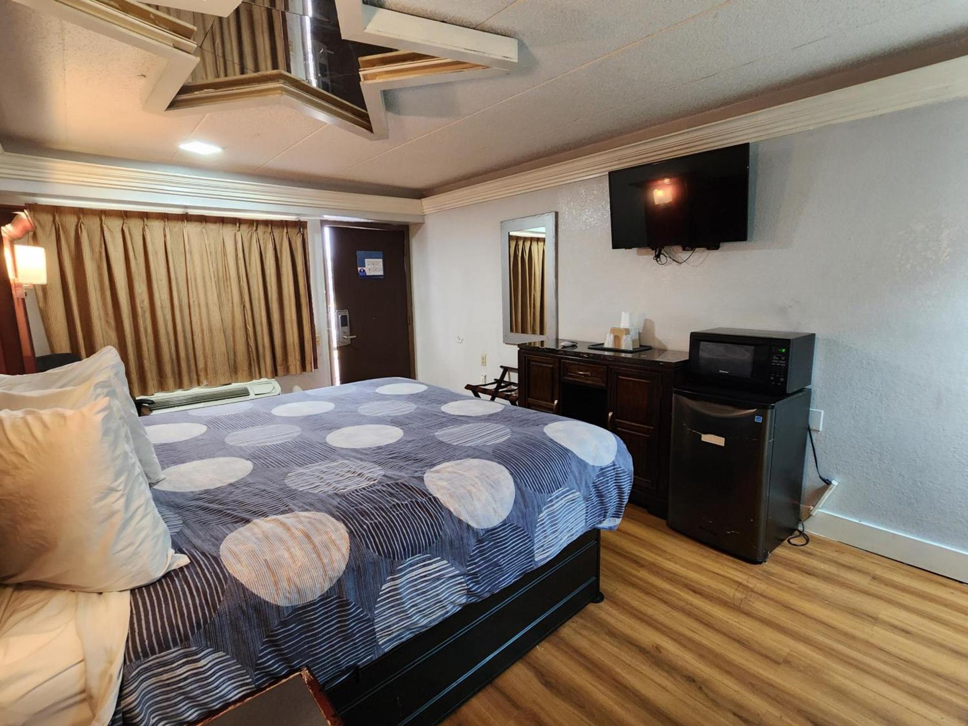 Americas Best Value Inn and Suites Little Rock photo 7