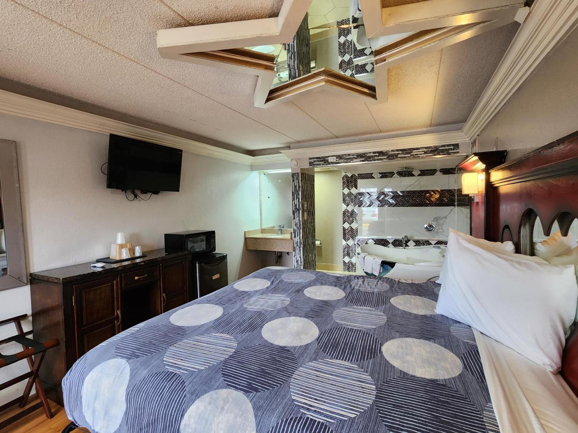 Americas Best Value Inn and Suites Little Rock photo 9
