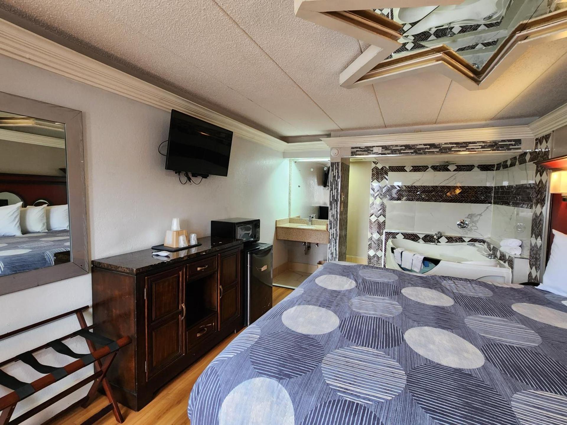 Americas Best Value Inn and Suites Little Rock photo 10