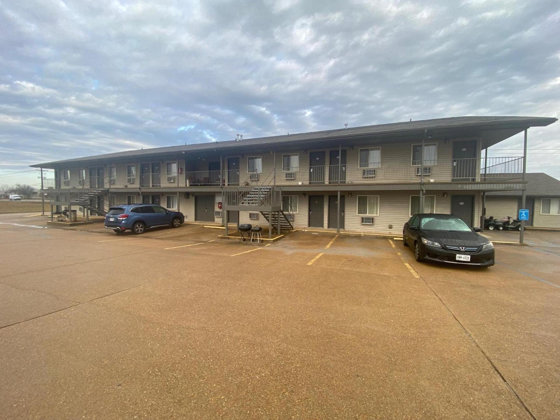 Brass Door Motel photo 19