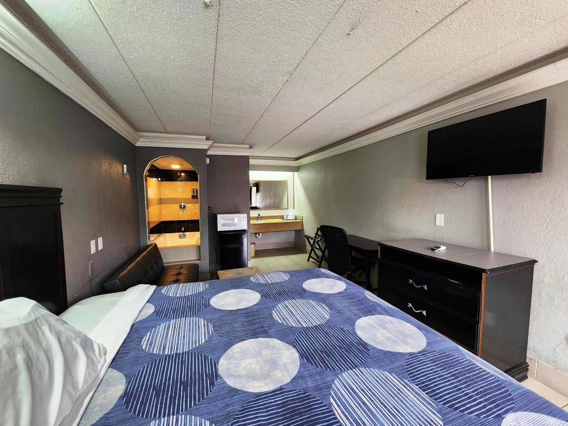 Americas Best Value Inn and Suites Little Rock photo 53