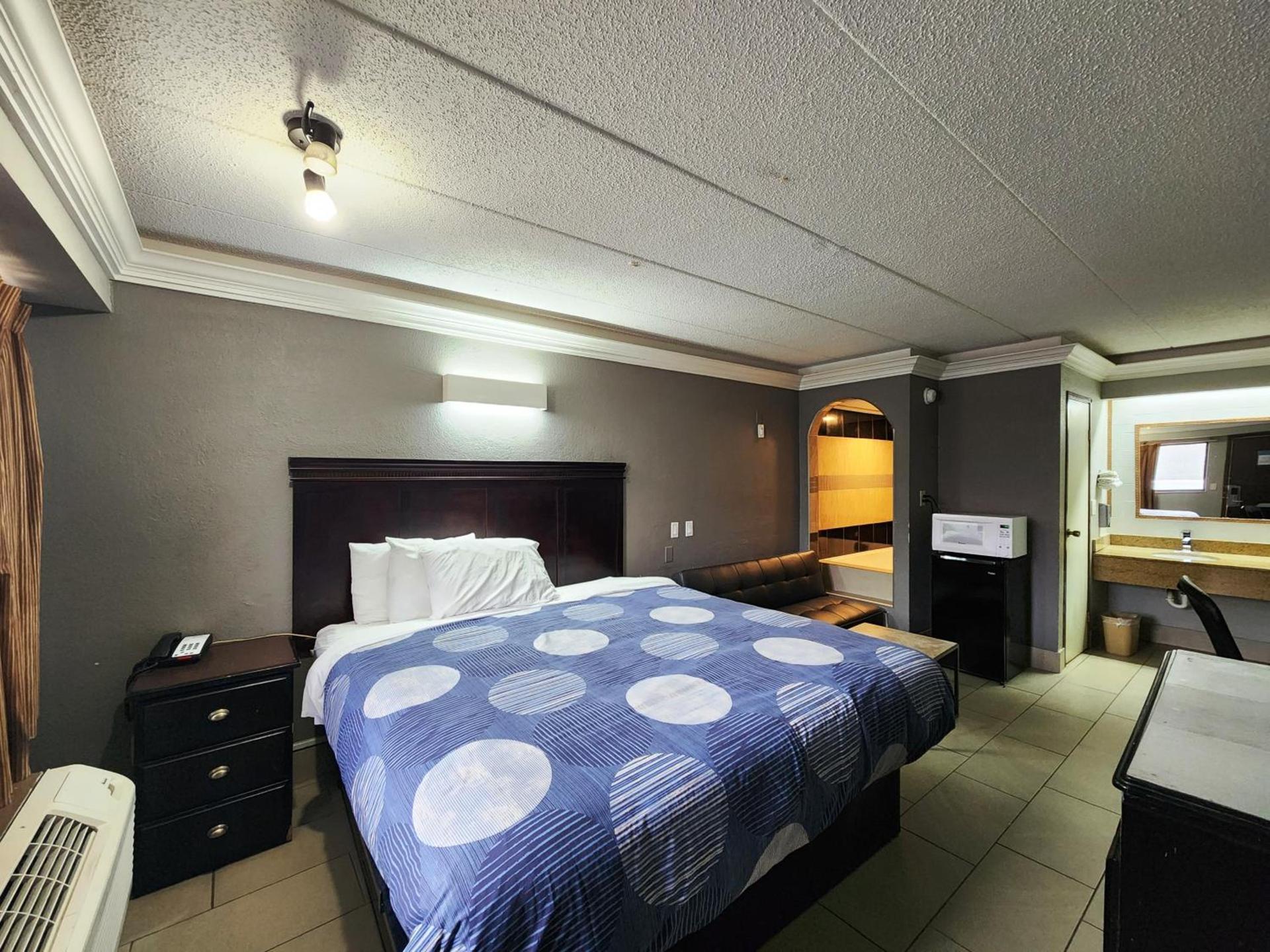 Americas Best Value Inn and Suites Little Rock photo 52