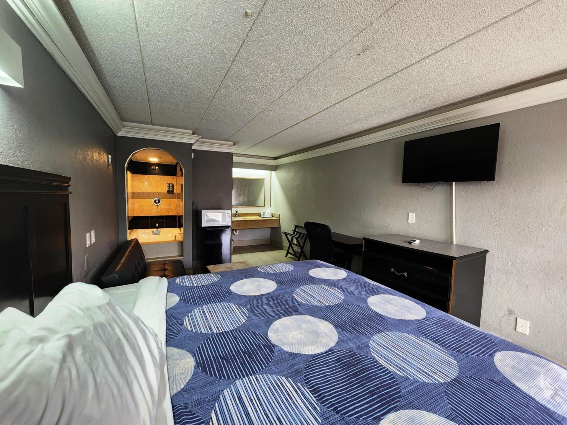 Americas Best Value Inn and Suites Little Rock photo 51
