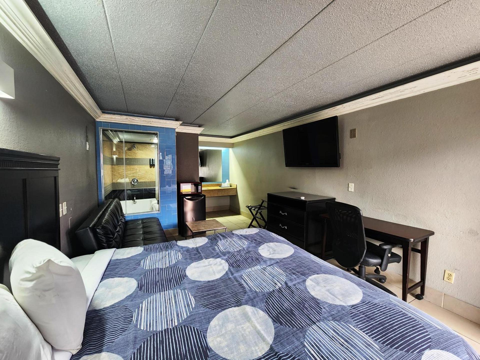 Americas Best Value Inn and Suites Little Rock photo 54