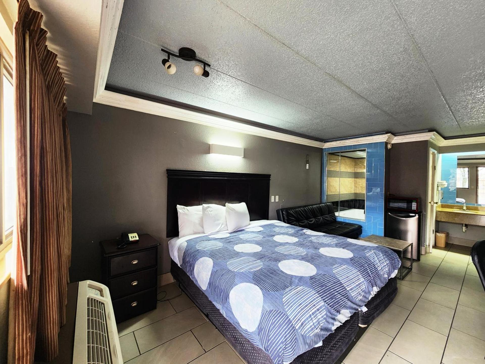 Americas Best Value Inn and Suites Little Rock photo 55