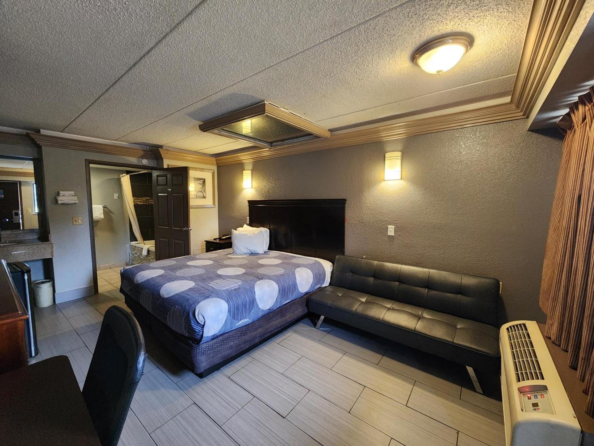 Americas Best Value Inn and Suites Little Rock photo 64