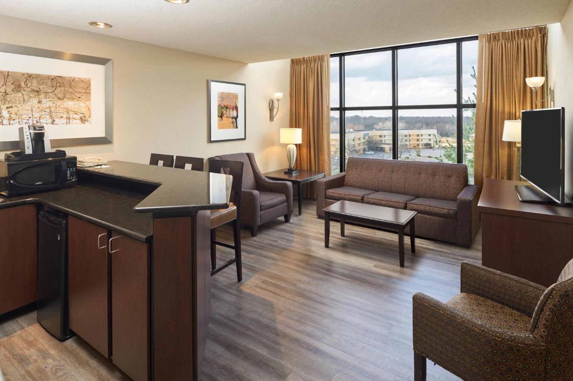 Wyndham Executive Center Columbia photo 35