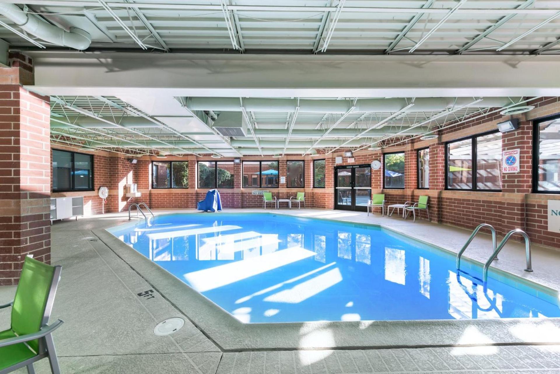 Holiday Inn Express Naperville by IHG photo 37