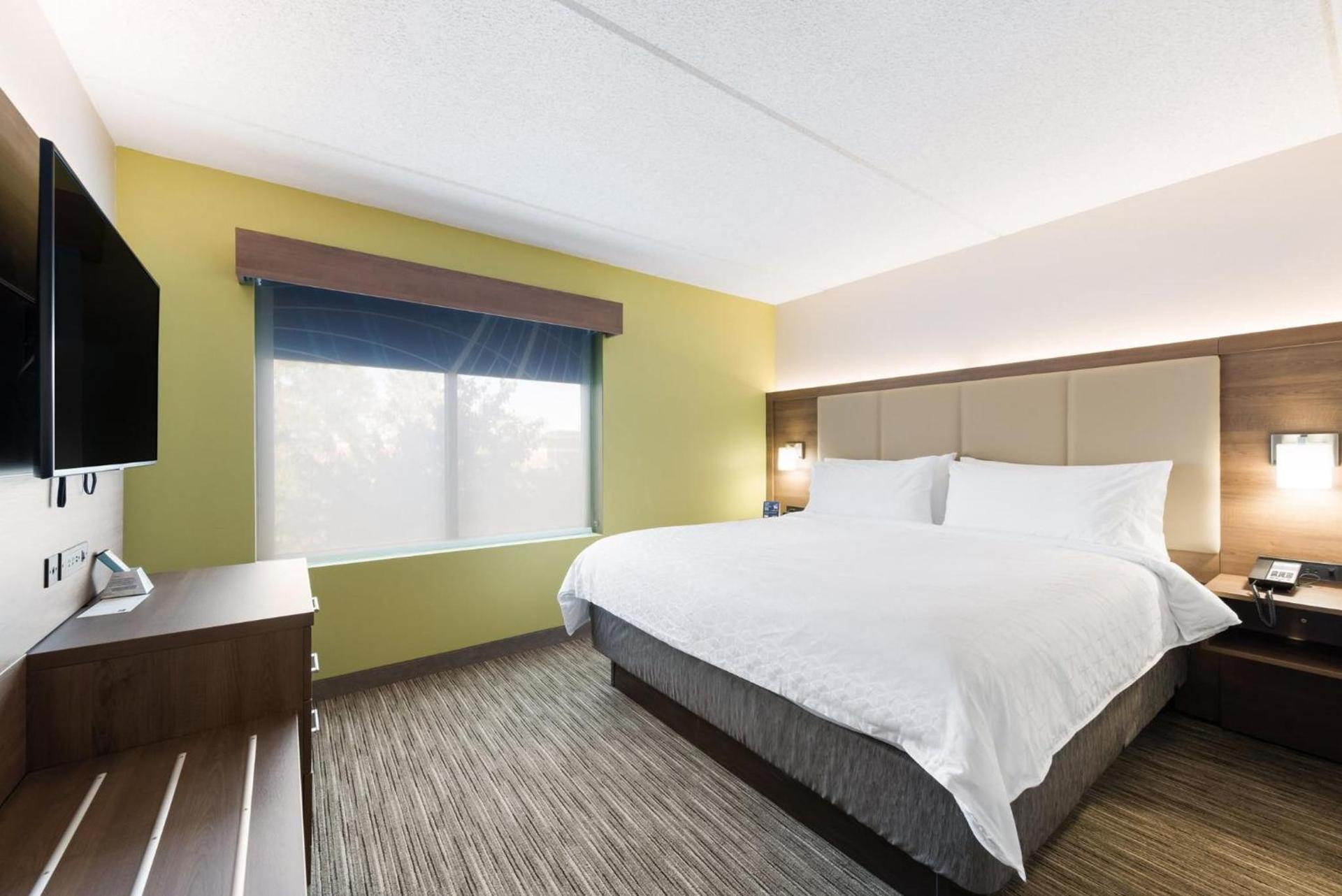 Holiday Inn Express Naperville by IHG photo 42