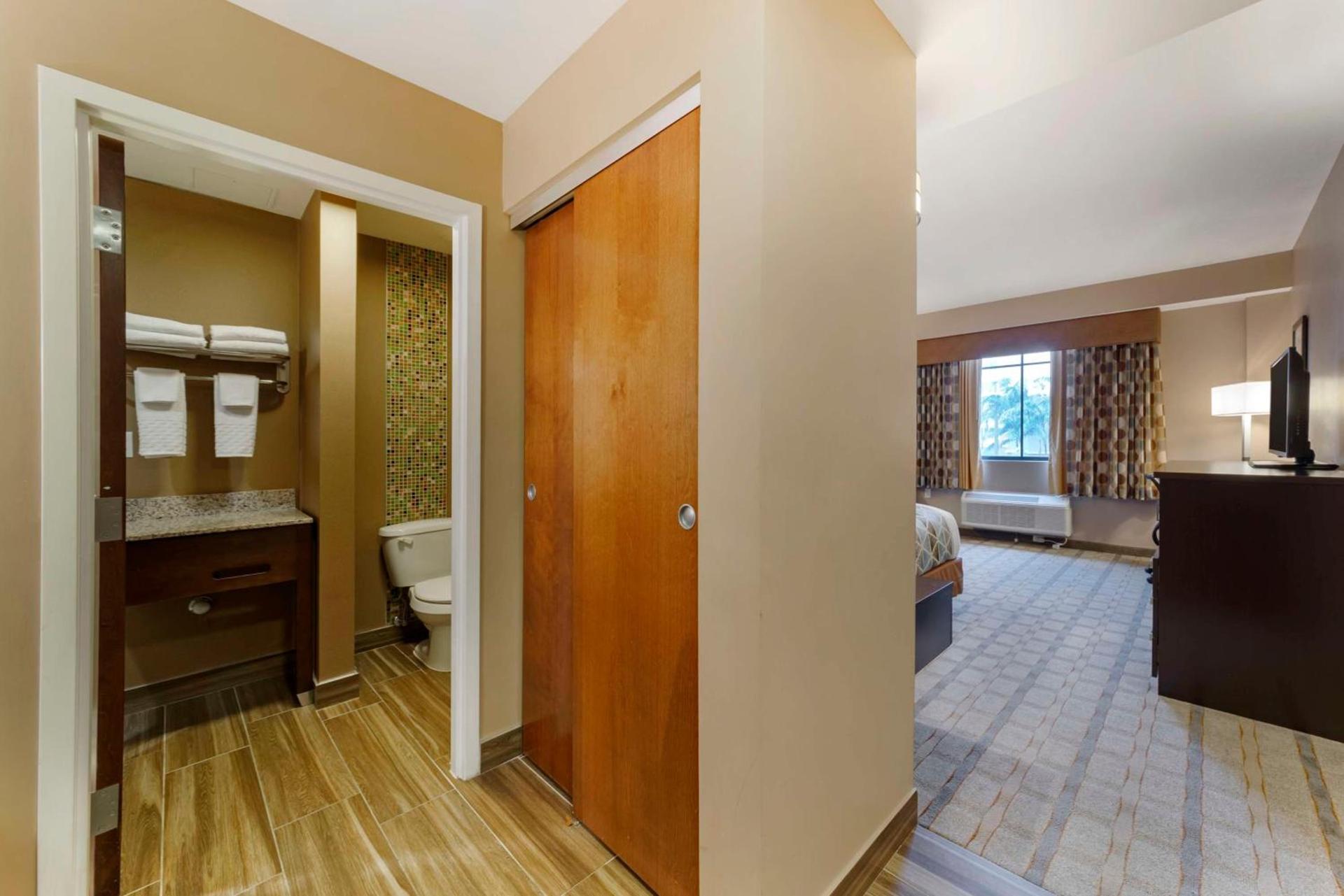 Best Western Plus Miami Executive Airport Hotel and Suites photo 13