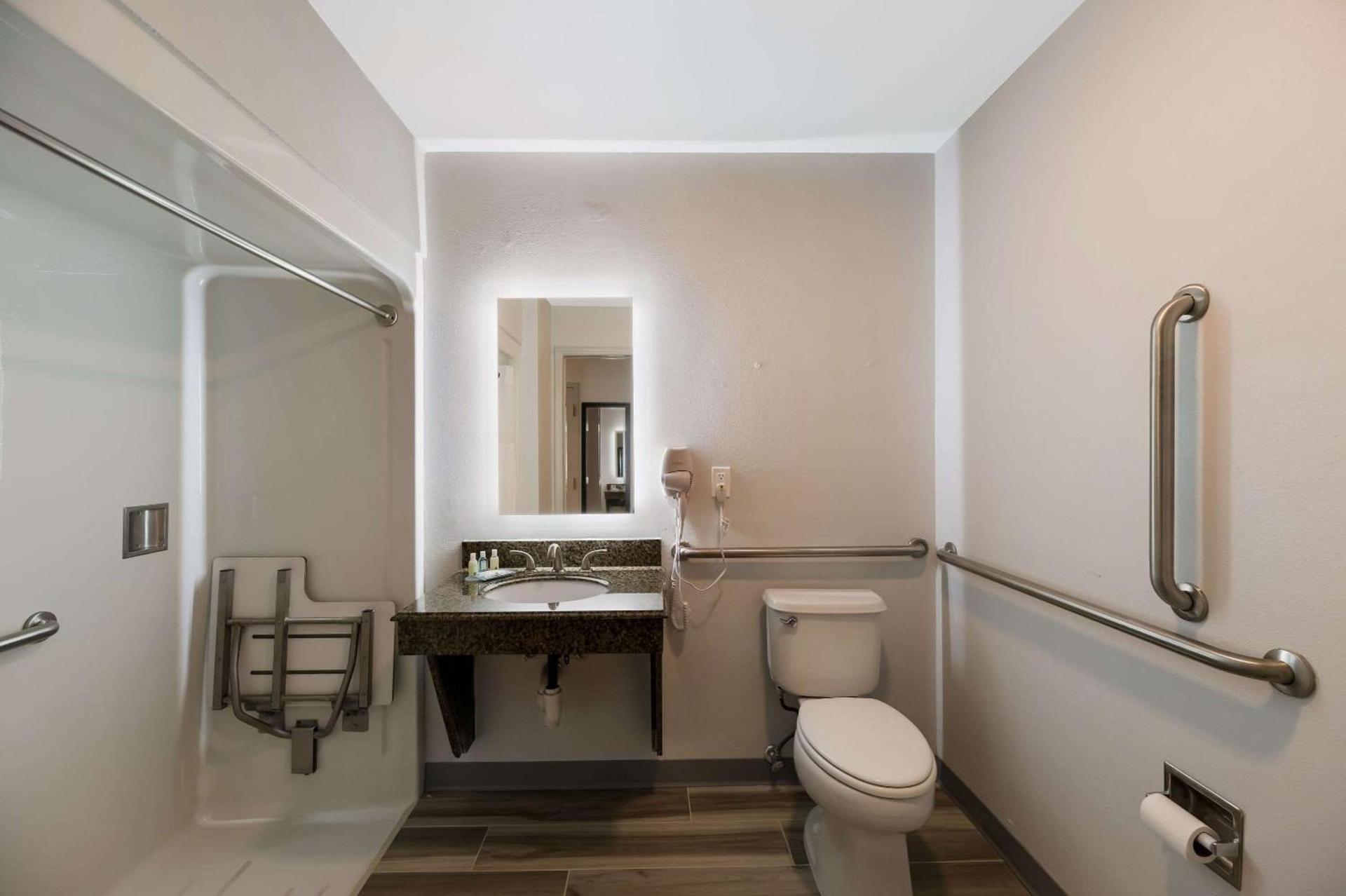 Quality Inn & Suites Artesia photo 9
