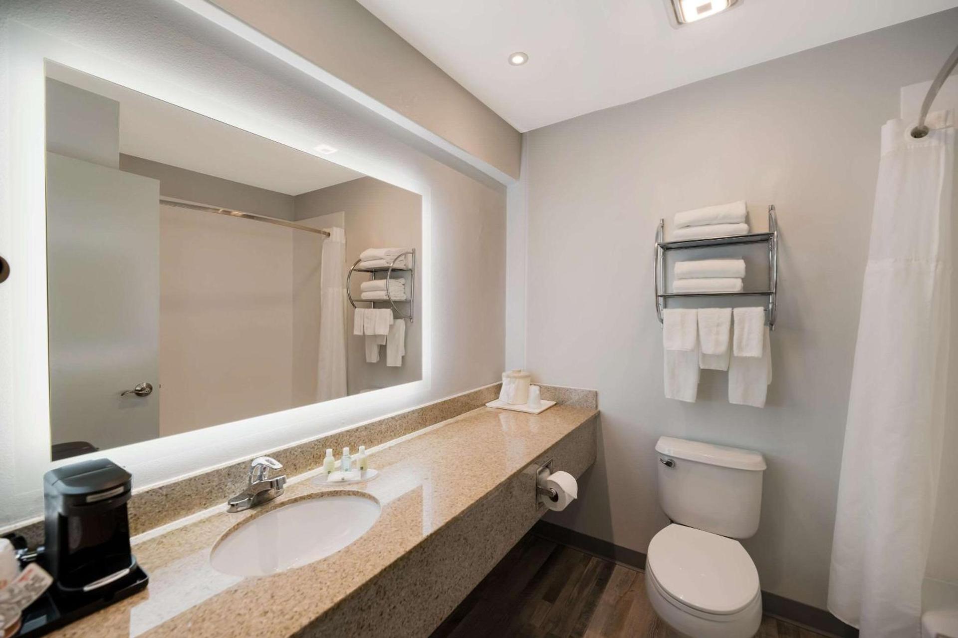 Quality Inn & Suites Artesia photo 18