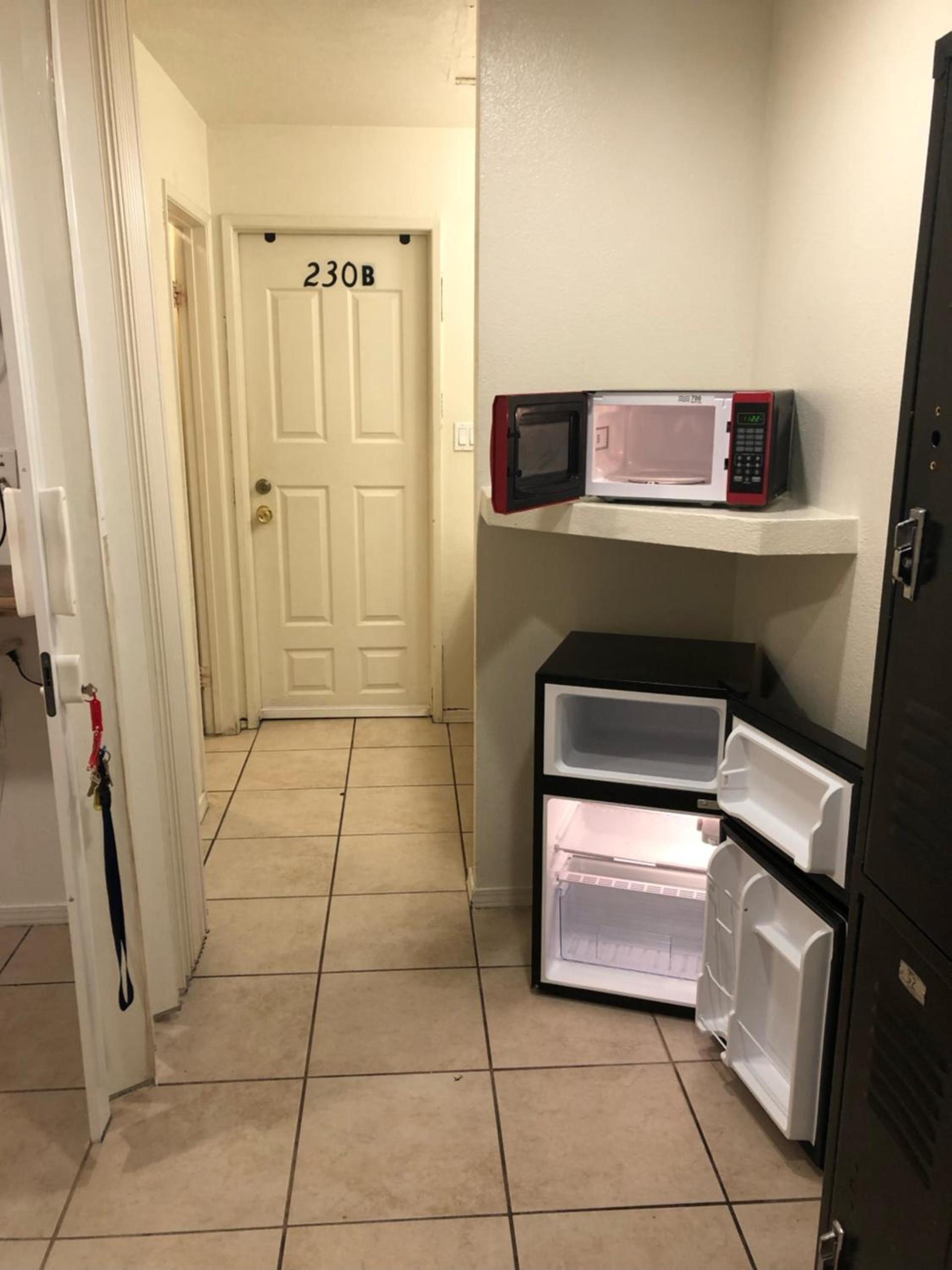 Crown Inn & Suites photo 6
