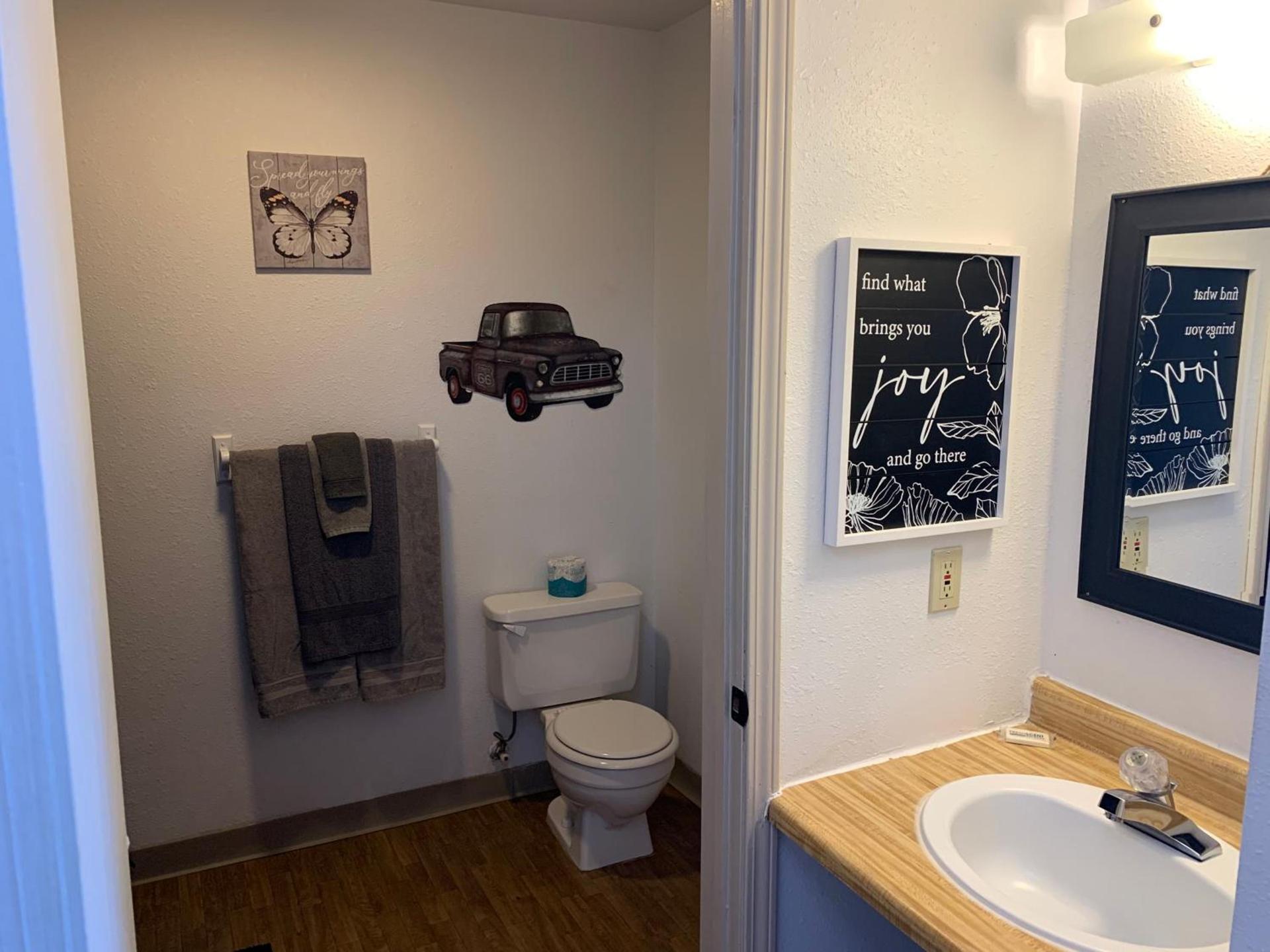 Brownsville Motel photo 35