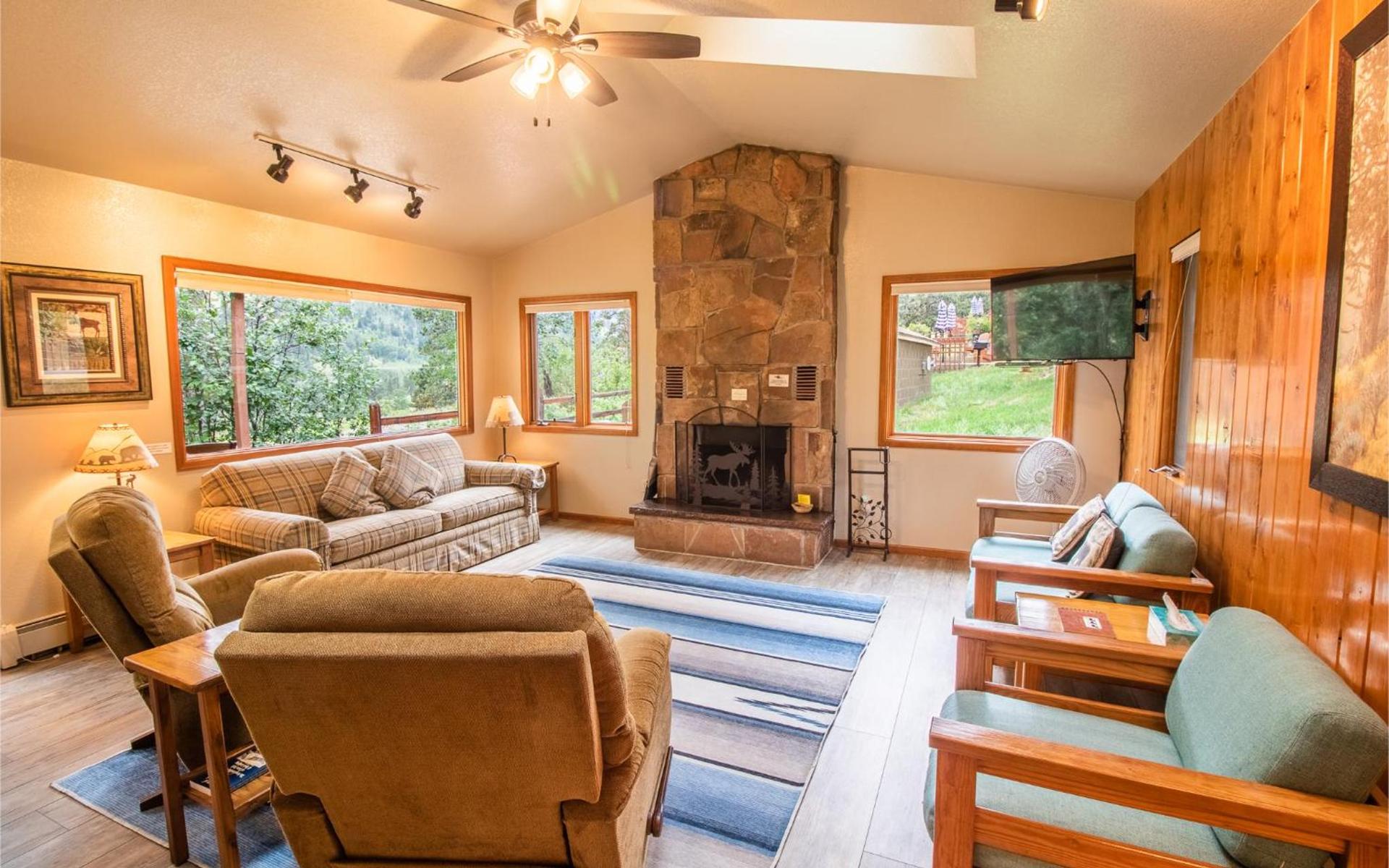 McGregor Mountain Lodge photo 2