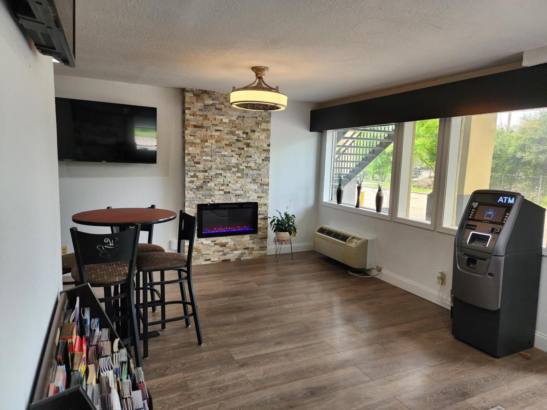 Super 8 by Wyndham Shreveport photo 4
