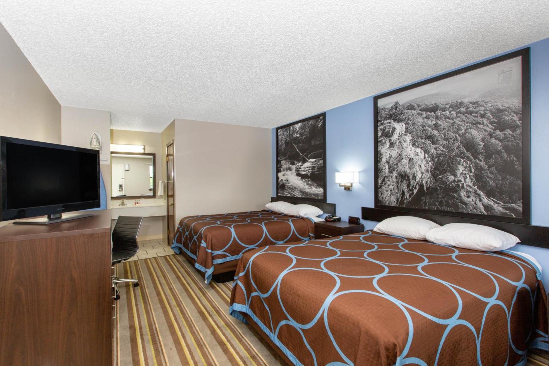 Super 8 by Wyndham Malvern photo 26