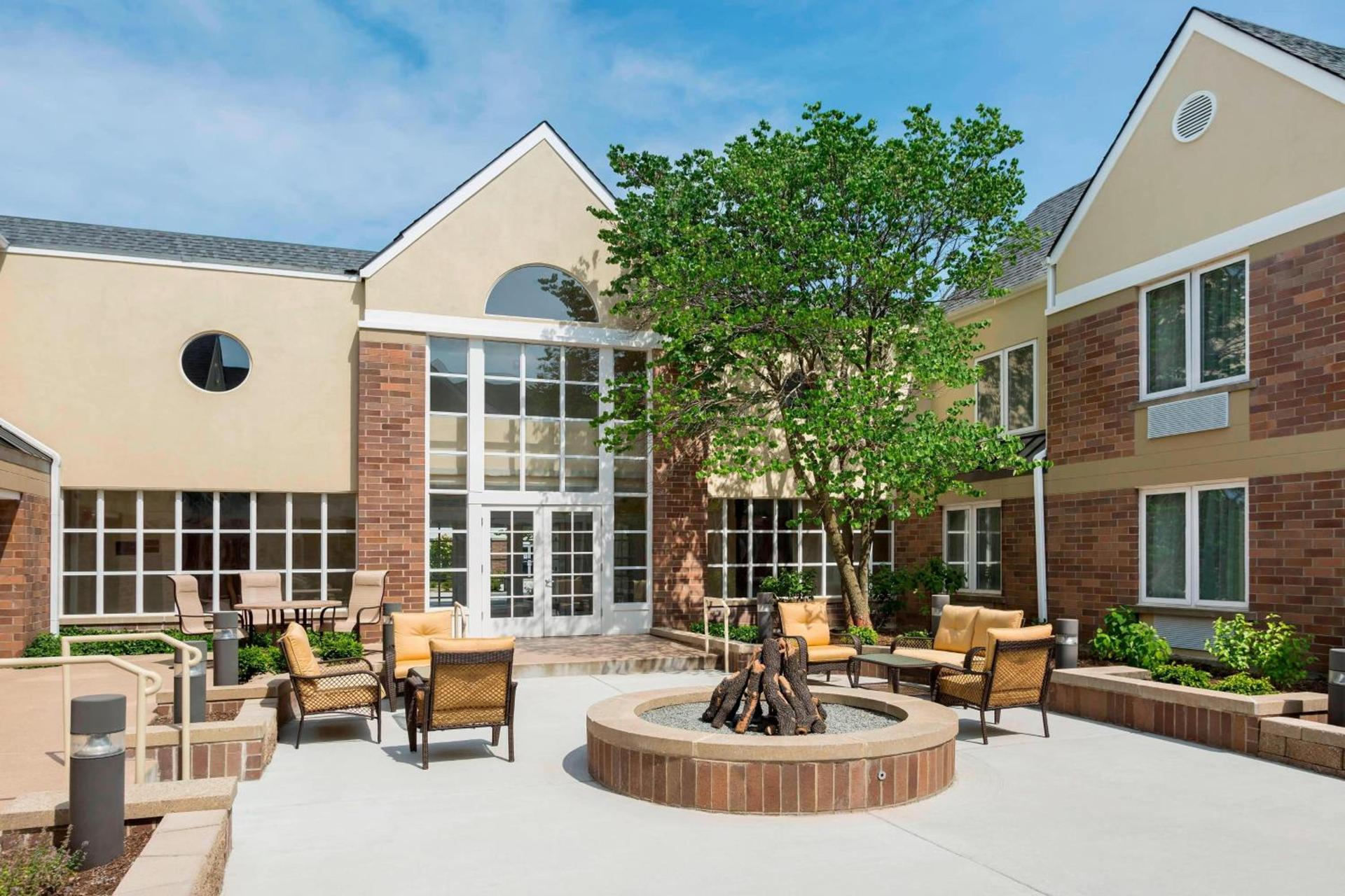 Four Points by Sheraton Buffalo Grove photo 11