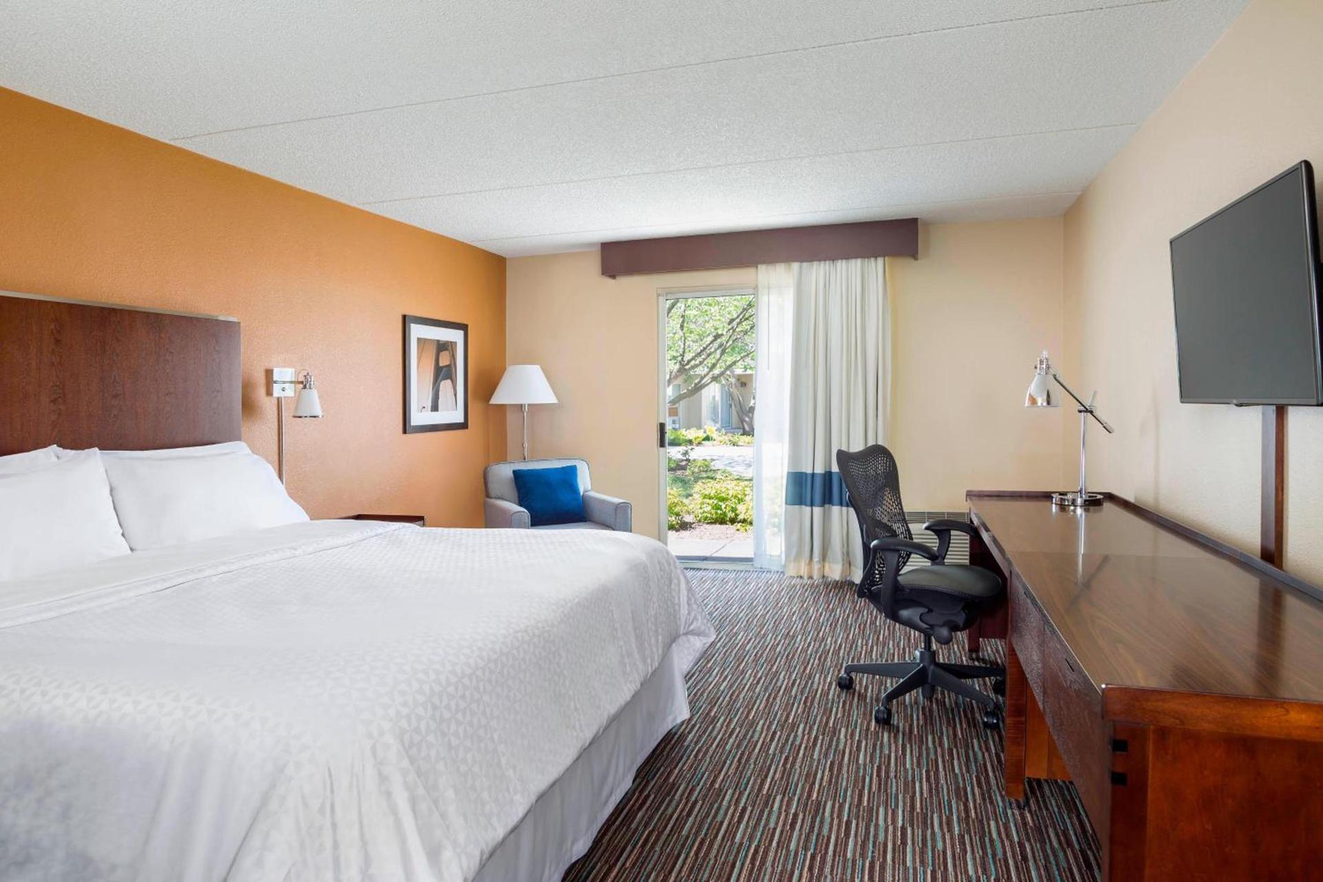 Four Points by Sheraton Buffalo Grove photo 13