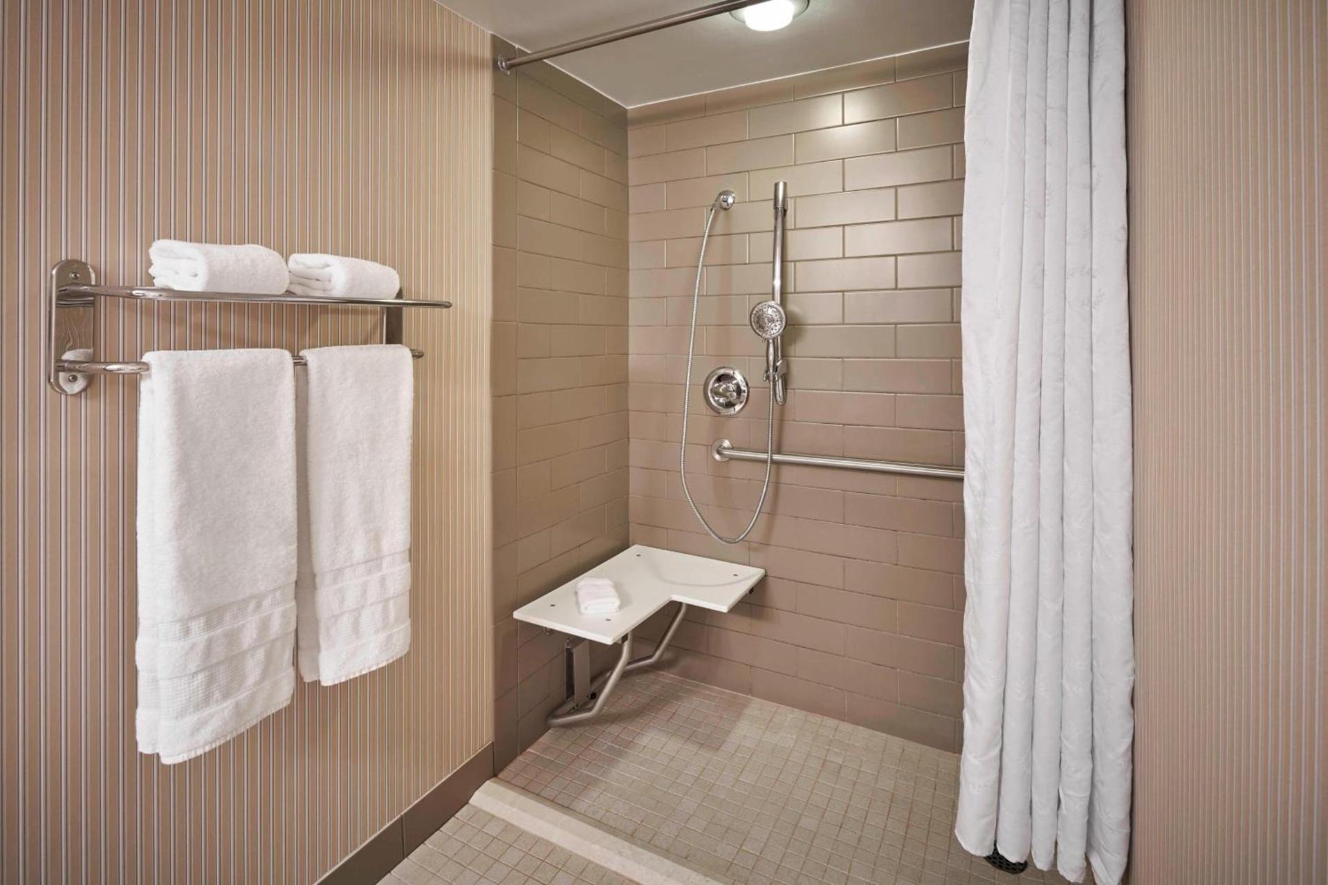 Sheraton Inner Harbor Hotel photo 14