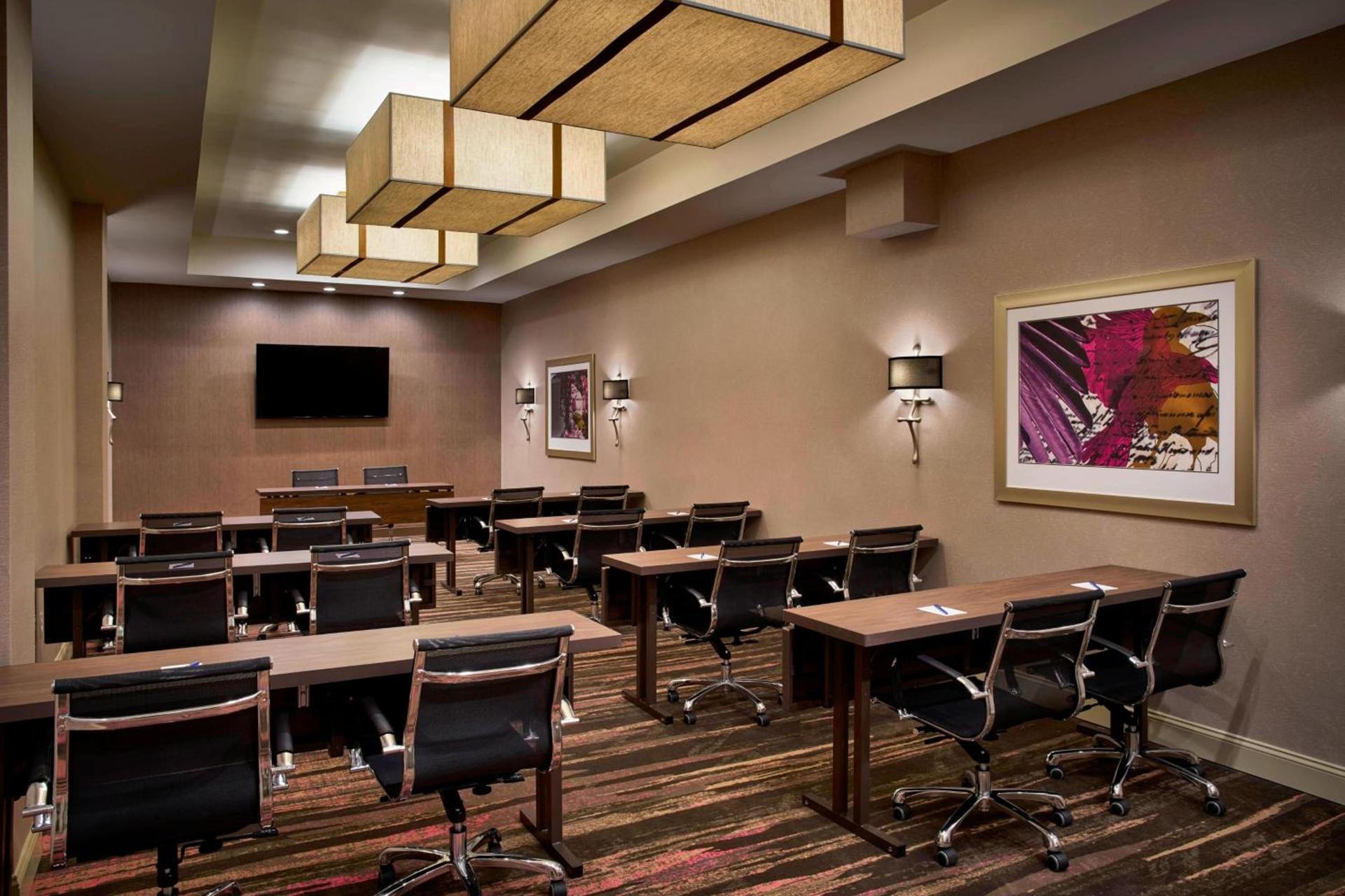 Sonesta Hotel Baltimore Inner Harbor photo 1