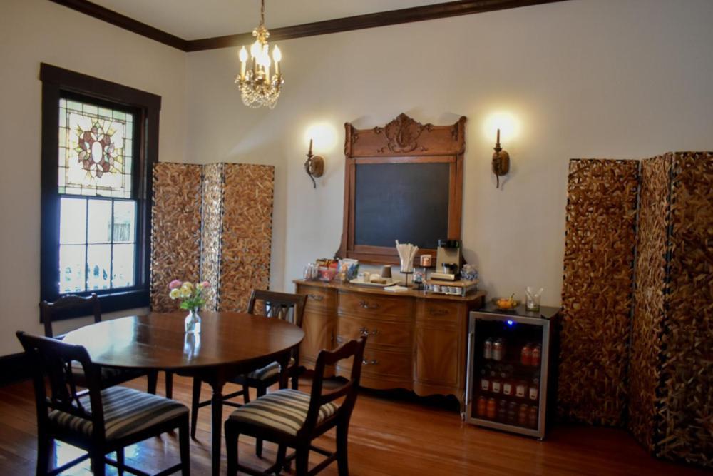 Sparrow Grove Manor photo 8