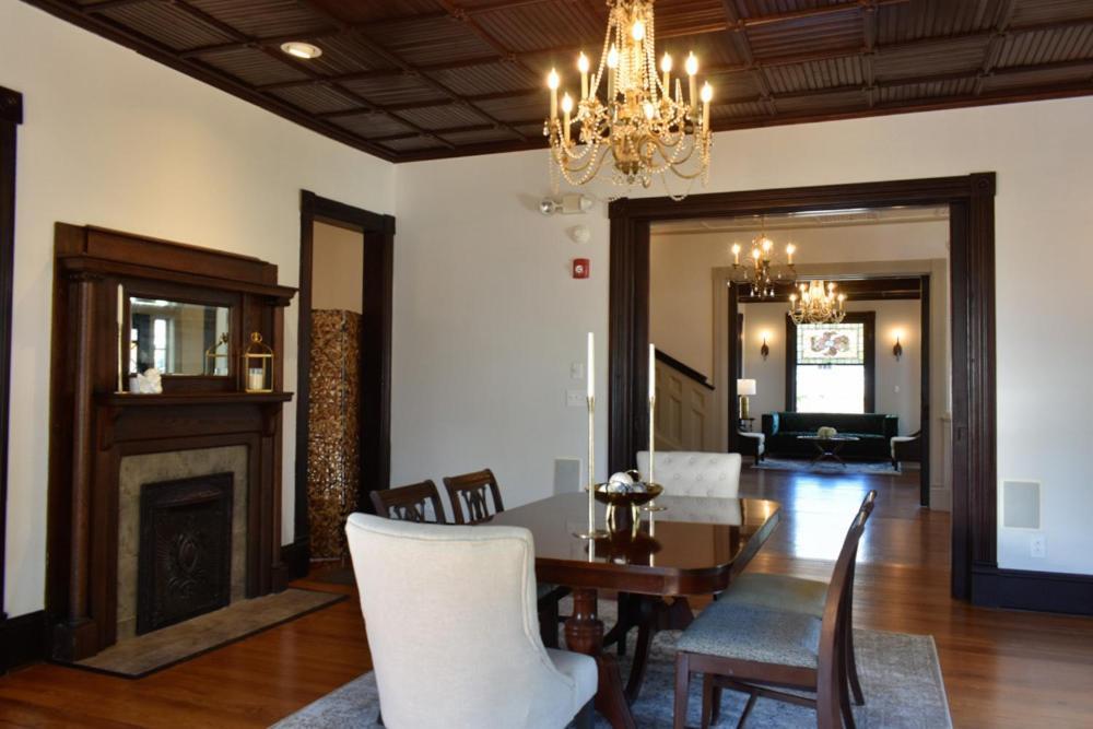 Sparrow Grove Manor photo 6