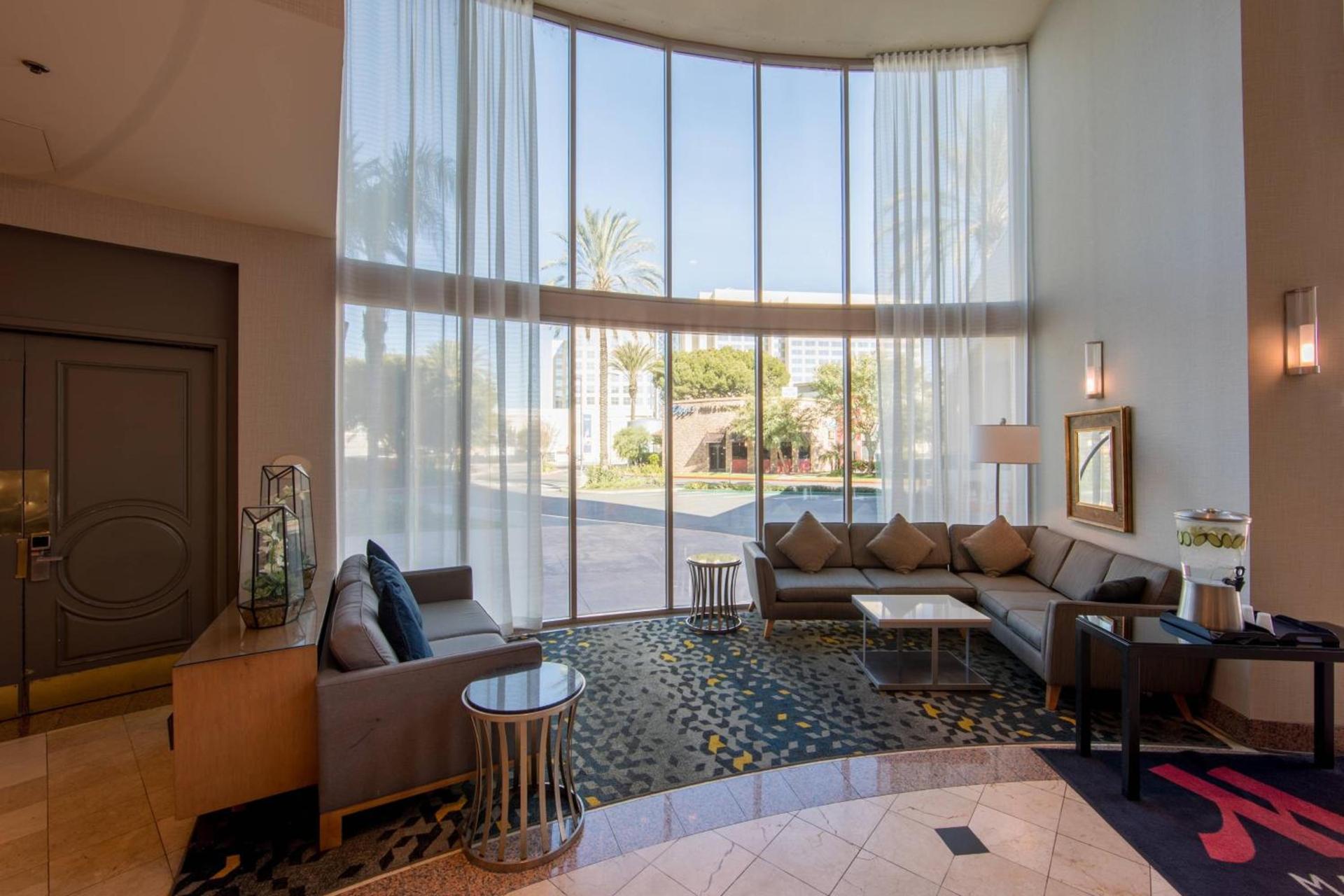 Anaheim Marriott Suites photo 5