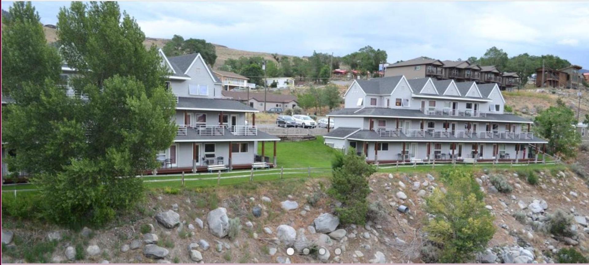 Absaroka Lodge photo 10