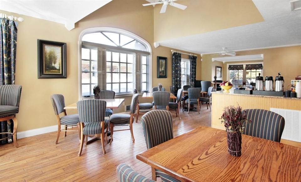 Hillwinds Inn - Blowing Rock photo 7
