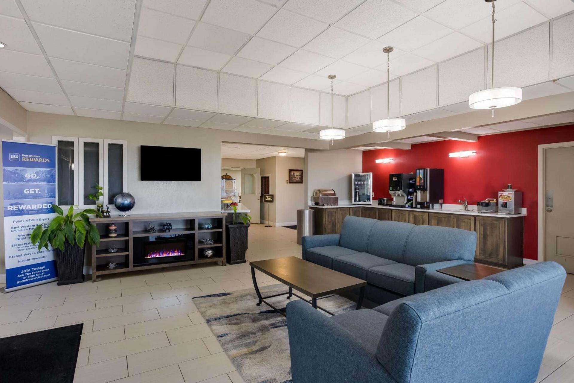 SureStay Hotel by Best Western Higginsville photo 2