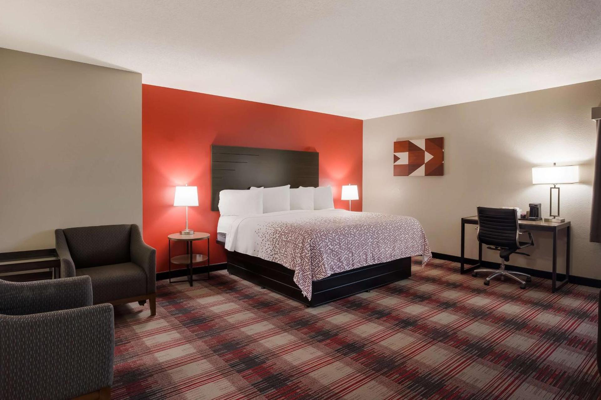 SureStay Hotel by Best Western Higginsville photo 5