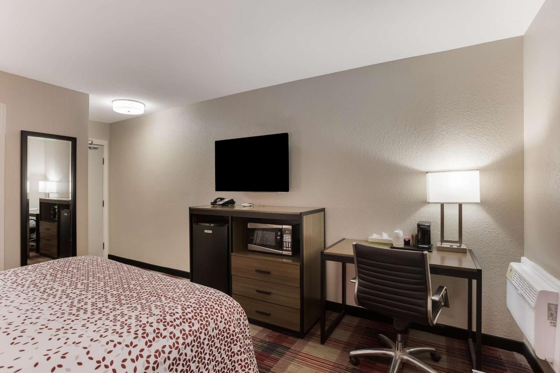 SureStay Hotel by Best Western Higginsville photo 21