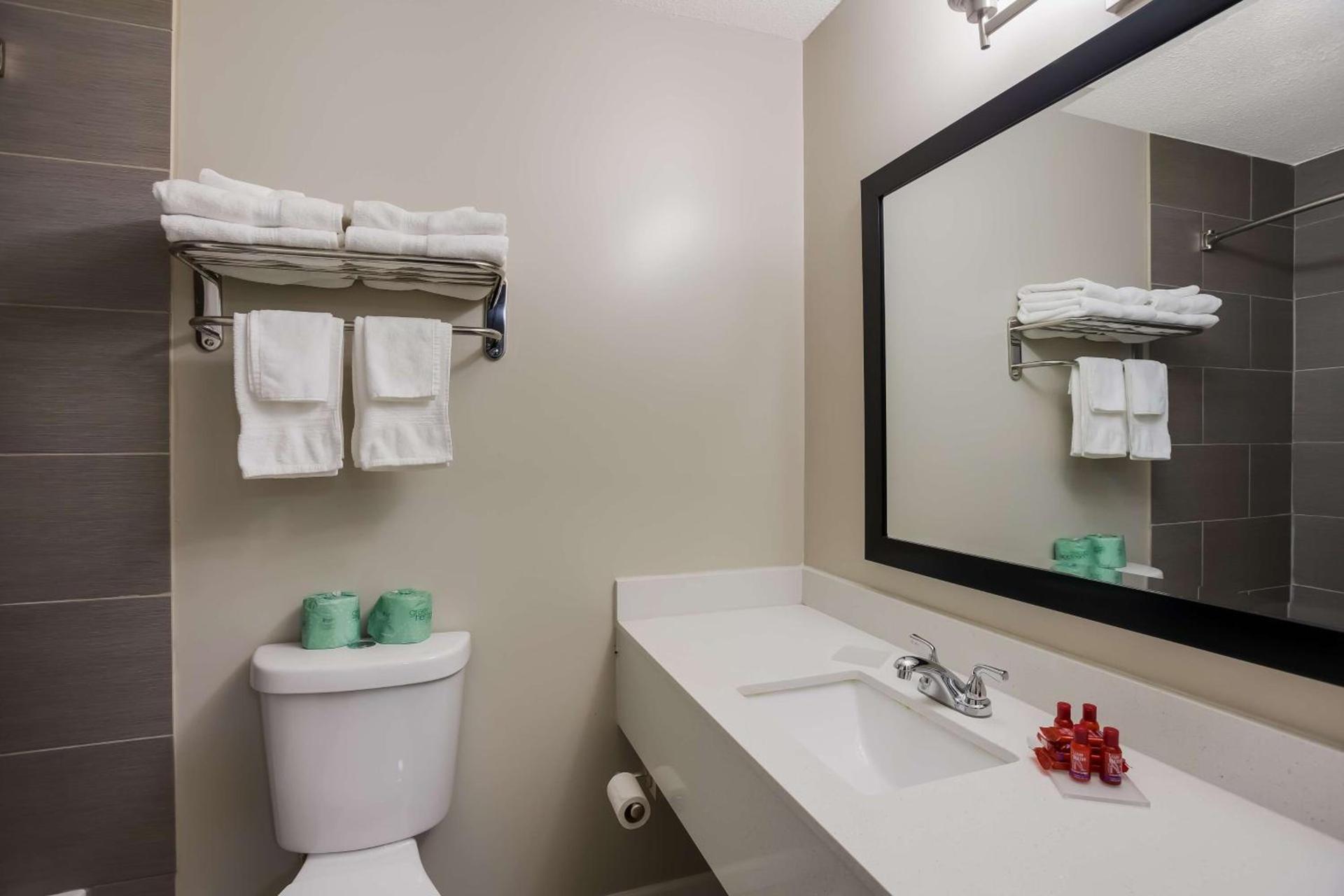 SureStay Hotel by Best Western Higginsville photo 26