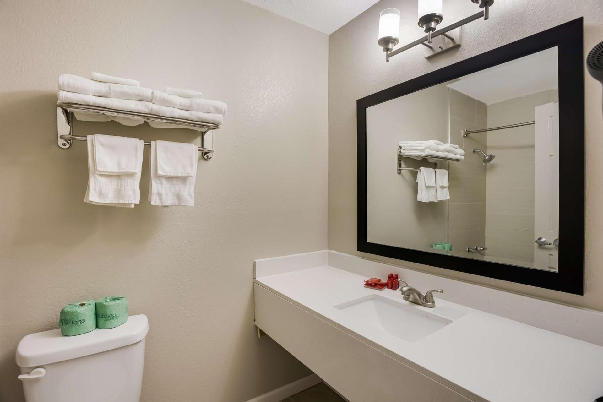 SureStay Hotel by Best Western Higginsville photo 27