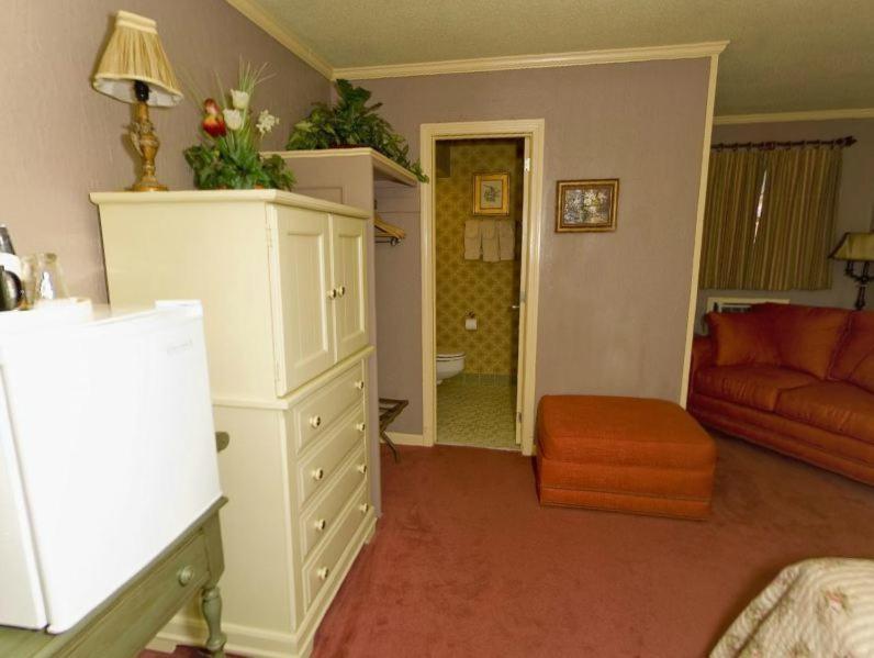 Hillwinds Inn - Blowing Rock photo 16