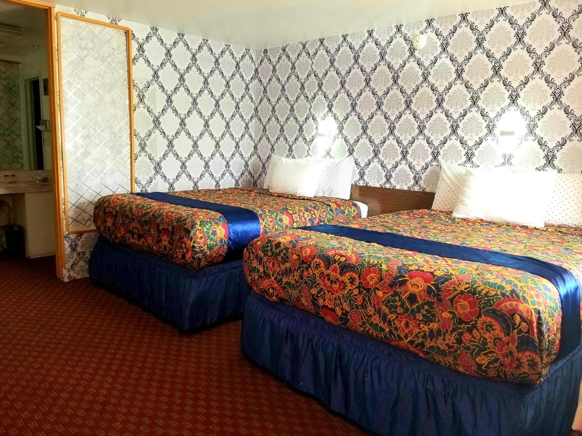 Town House Motor Inn photo 16