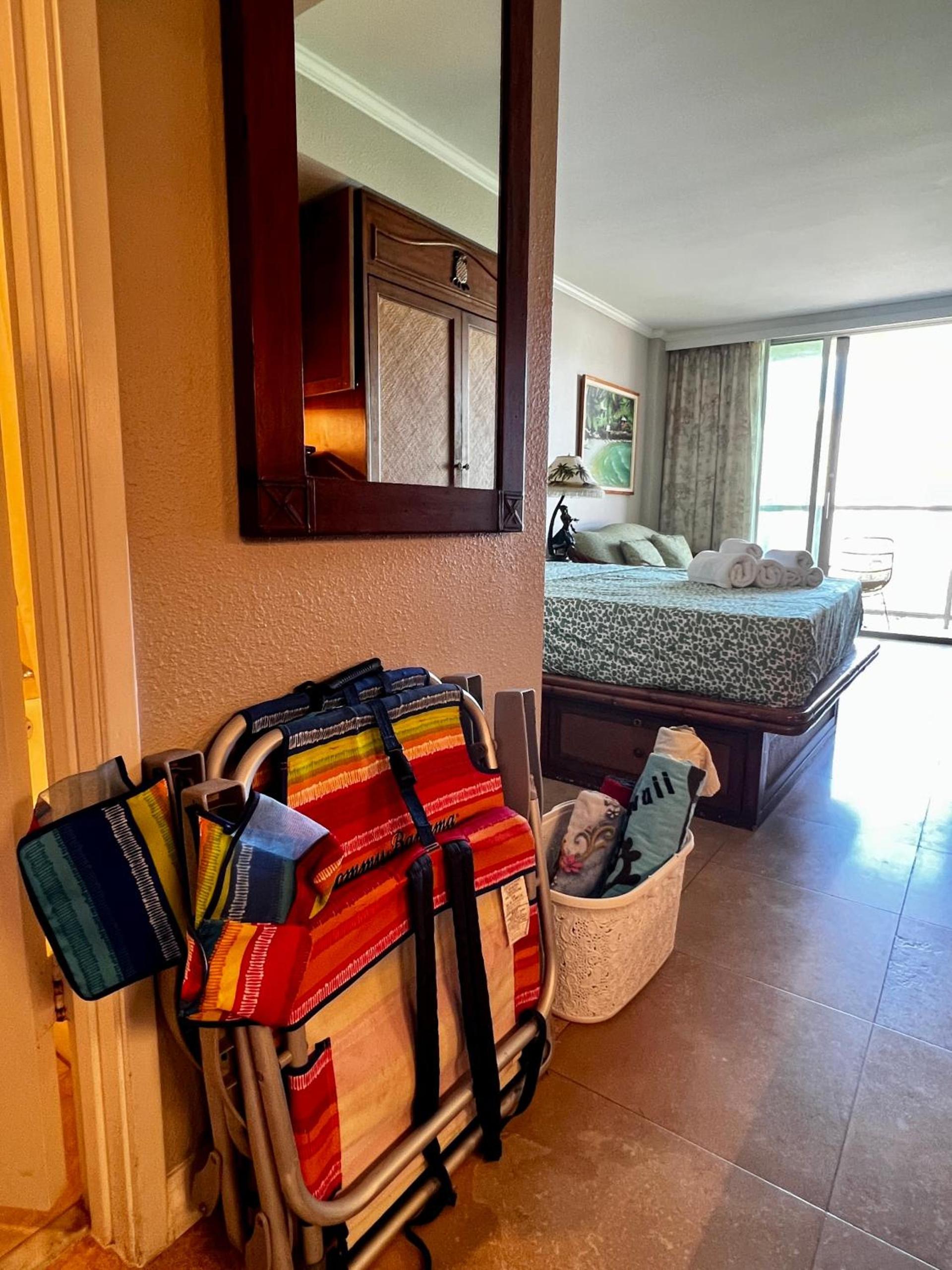 Luana Waikiki Park Views - no resort fees & FREE parking photo 30